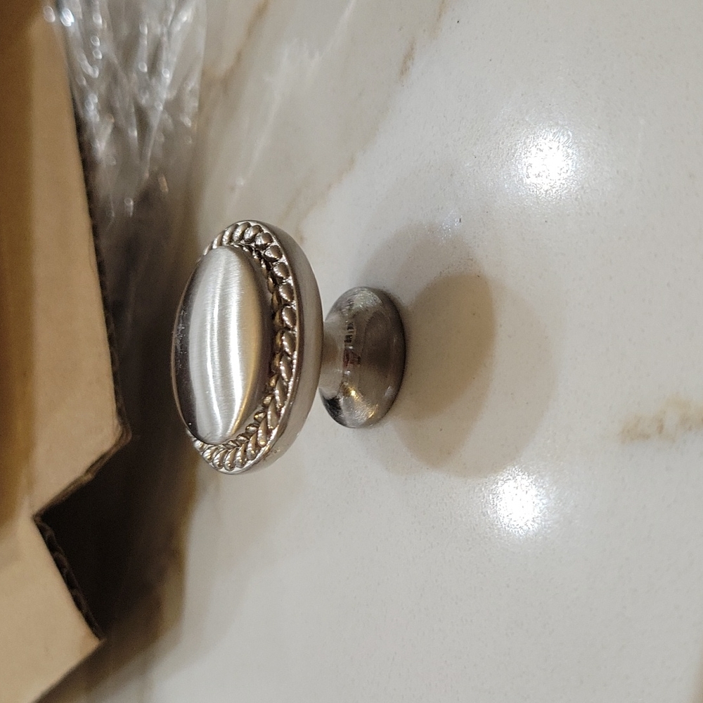Brushed nickle cabinet knobs - Picture 6 of 6